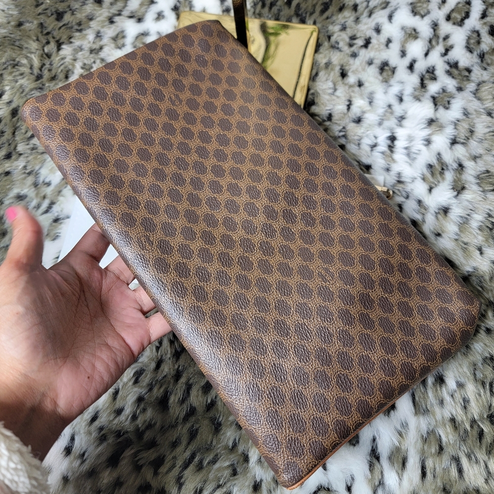 Final✅️ Authentic Celine Brown Monogram Clutch Bag - Picture 7 of 16